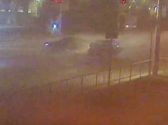 Шок-ДТП у здания областной прокуратуры в Волгограде попало на видео 