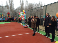 Елена Исинбаева открыла на базе волгоградской школы новый спорткомплекс 