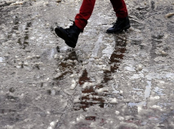 Теплое начало января обернулось для волгоградцев гололедом и мокрым снегом