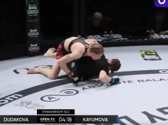 Исключенная из UFC Дудакова снова завоевала чемпионский пояс