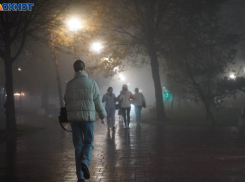 Жители двух городов пожаловались на зловонный туман в Волгоградской области