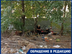 Под угрозой пожара живут волгоградцы из-за поселившегося во дворе бомжа-пиромана