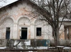 В Волгограде собственник здания клуба готов поменять его на автомобиль