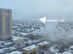 35 человек эвакуировали из горящего павильона в Дзержинском районе Волгограда 