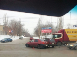 Волгоградцы сообщают о четырех крупных заторах на дорогах