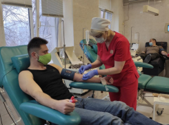 Волгоградский облздрав: плазма от вакцинированных доноров в 1,5 раза быстрее убивает коронавирус