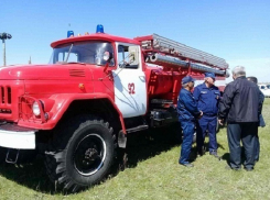 Под Волгоградом ликвидировали крупное возгорание камыша