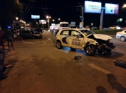 В Волгограде в ДТП с участием Volkswagen с тест-драйва сбиты 2 пешехода: 1 насмерть