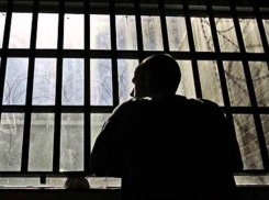 В Интернете волгоградцев научили передавать заключенным наркотики и сотовые