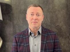 Роман Гребенников поздравляет волгоградцев с Новым 2026 годом 