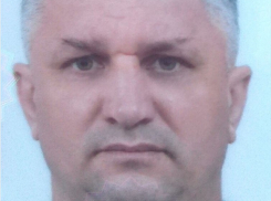  В Волгограде без вести пропал высокий мужчина в черной кожаной куртке