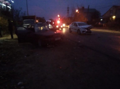 На видео попали последствия утренней аварии в Красноармейском районе Волгограда