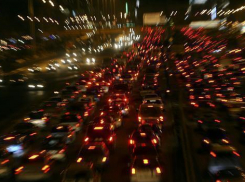 ДТП с летальным исходом парализовало движение на московской трассе в обе стороны