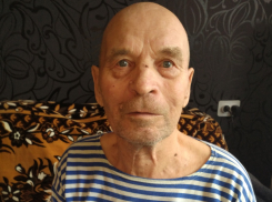 Голубоглазого пенсионера в синих штанах разыскивают в Волгоградской области