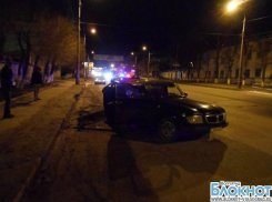 В Дзержинском районе пассажир Волги, врезавшейся в фонарь, погиб
