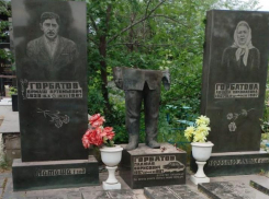 Памятник цыганскому барону спилили на кладбище в Волгограде