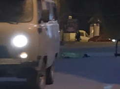 Мужчина выпал с балкона в доме на Аллее Героев в Волгограде