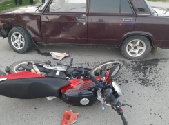 Спасают в реанимации: семь детей попали попали в ДТП в Волгоградской области