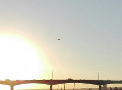 Камышане засняли над Бородинским мостом НЛО