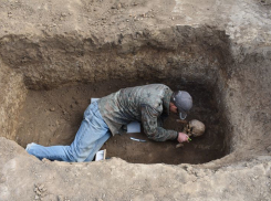 Ритуальные курильницы из древнего могильника везут в Волгоград 