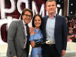 Девушка с отрубленными руками смогла вернуться к нормальной жизни благодаря Олегу Савченко