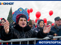 Караоке-конкурс, фотозоны и детская сказка: волгоградцы продолжают гулять на новогодних каникулах