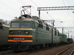 Под Волгоградом товарный поезд переехал 20-летнего парня