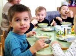 Общественники начали проверки питания малышей в детсадах Волгограда