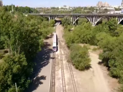 Волгоград сверху: в камеру квадрокоптера попали фонтан и детская железная дорога