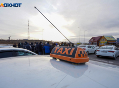 Волгоградцы пожаловались в Роспотребнадзор на грубость и опоздания таксистов 