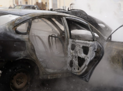 Волгоградец сжёг из мести иномарку отчима 