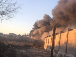 Гостиницу Hilton «не потушили» из-за крупного пожара на складе в Волгограде