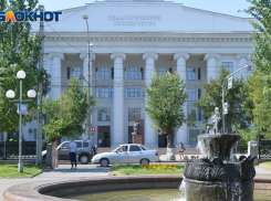 Отремонтированный за 15 млн рублей фонтан заработал в Волгограде