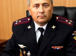 Самый главный волгоградский «гаишник» сегодня официально принимает подарки