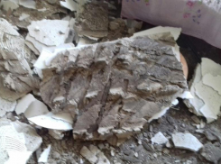 Мэрия Волгограда объяснила ситуацию в доме с рухнувшим потолком