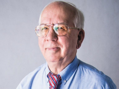  Экс-мэр Волгограда Юрий Староватых принимает поздравления