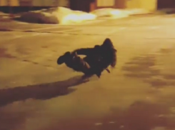 Солдаты сняли на видео катание на санках по льду в воинской части Волгограда