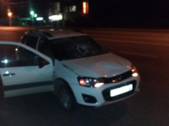 Мужчина погиб под колесами Lada Kalina на ночной дороге Волгограда