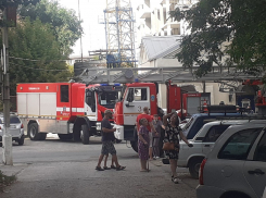«Андрей, помоги!»: мужчину спасли с карниза многоэтажки в центре Волгограда
