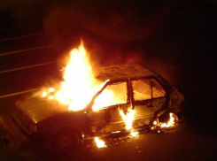 В Волгограде и Волжском за ночь сгорели 4 элитных авто