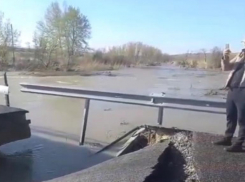 Проводится проверка по факту обрушения 108-летнего автомобильного моста в Волгоградской области