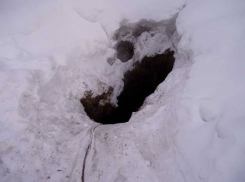 На юге Волгограда обнаружен вмерзший в лед 37-летний мужчина