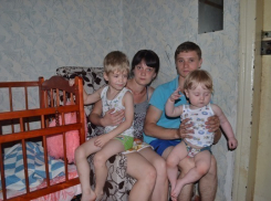 Волгоградский сирота с двумя детьми живет в аварийной квартире
