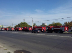 Волгоградцев напугала прошедшая по городу колонна пожарной техники