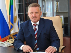 Губернатор Хабаровского края Шпорт приехал поклониться могилам своих земляков