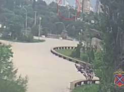 Волгоградец скончался после шок-падения на него доски в пойме