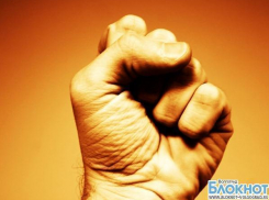 В Волгоградской области молодого парня избил родной брат