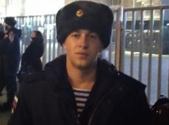 Срочник из Волгоградской области разбился во время прыжка с парашютом в Омске