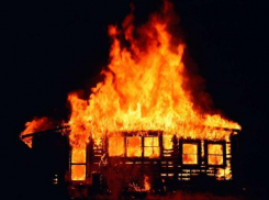 В Иловле на пожаре погибла 35-летняя женщина и двое детей