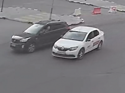 Волгоградцу распылили газ в лицо из-за дорожного конфликта: видео 